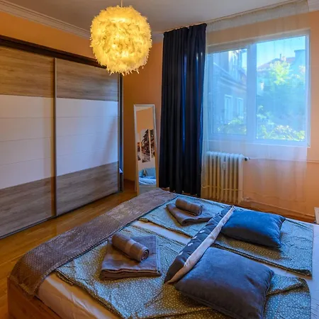 Lägenhet Cozy By Ndk And Vitosha Blvd With Free Secured Parking And Two Terraces Sofia