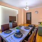 Cozy By Ndk And Vitosha Blvd With Free Secured Parking And Two Terraces Appartamento