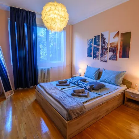 Cozy By Ndk And Vitosha Blvd With Free Secured Parking And Two Terraces Апартамент *